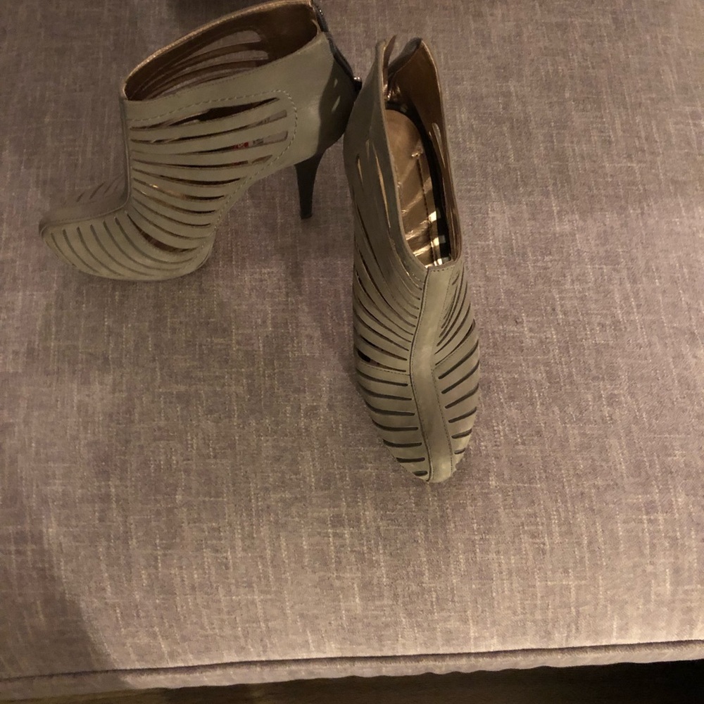 BCBG Generation Slate Heels - Picture 2 of 6